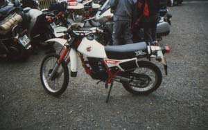 XL200R-83-weiß
